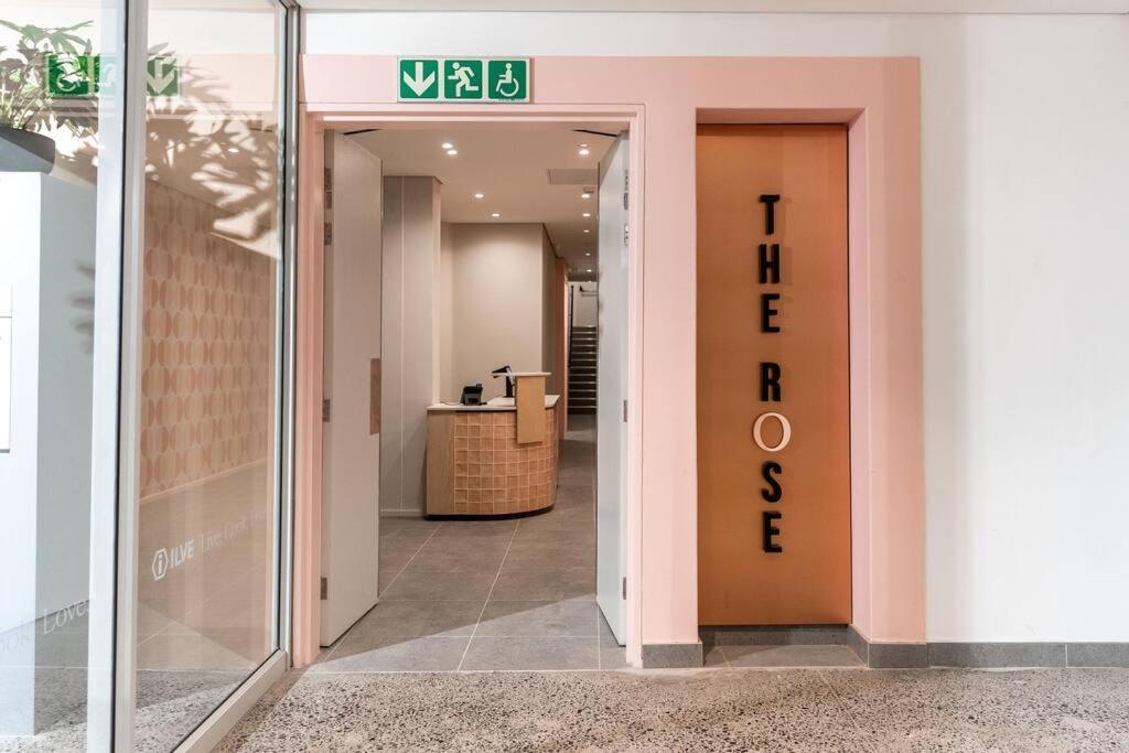 The Rose 604: Central Studio With Rooftop Pool Kapstaden Exteriör bild